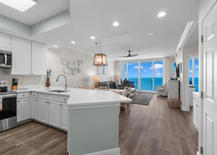 Updated 3 Bed 3 Bath On 17th Floor - Walk To Hangout - Free Daily Activities! Apartment