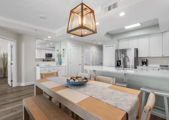 Apartment Updated 3 Bed 3 Bath On 17th Floor - Walk To Hangout - Free Daily Activities!