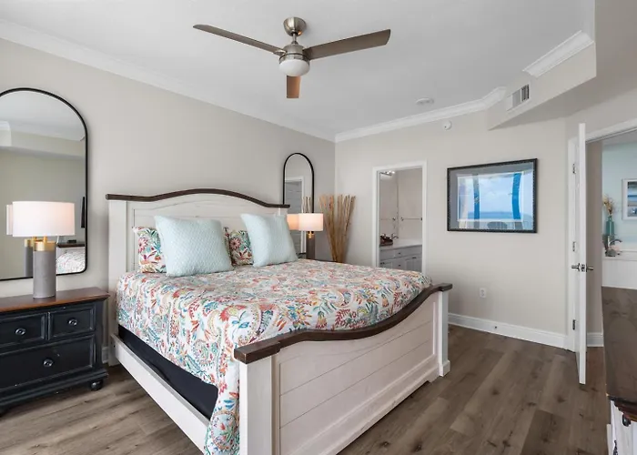 Apartment Updated 3 Bed 3 Bath On 17th Floor - Walk To Hangout - Free Daily Activities! *