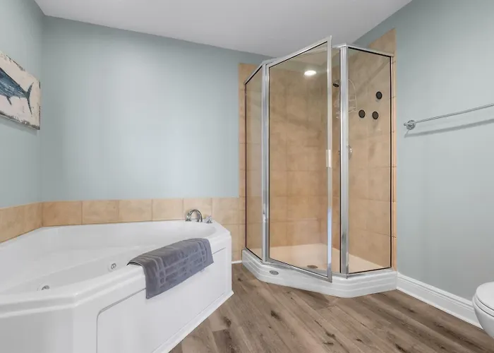Updated 3 Bed 3 Bath On 17th Floor - Walk To Hangout - Free Daily Activities! * Gulf Shores