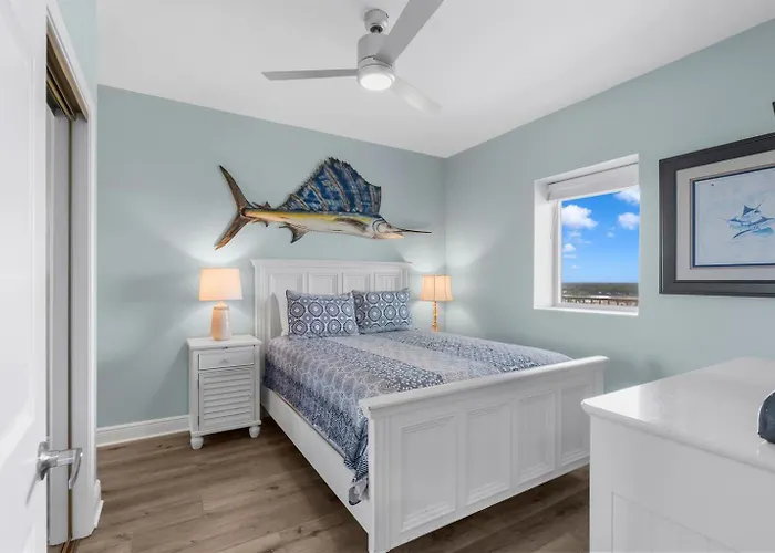 Updated 3 Bed 3 Bath On 17th Floor - Walk To Hangout - Free Daily Activities!