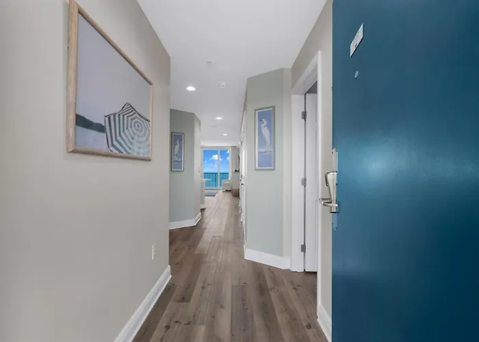 Updated 3 Bed 3 Bath On 17th Floor - Walk To Hangout - Free Daily Activities! Apartment *