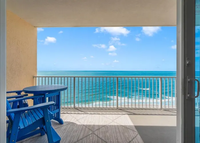 Apartment Updated 3 Bed 3 Bath On 17th Floor - Walk To Hangout - Free Daily Activities!
